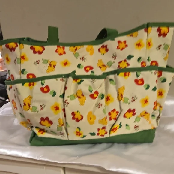Winnie The Pooh Gardening Bag - Picture 4 of 5